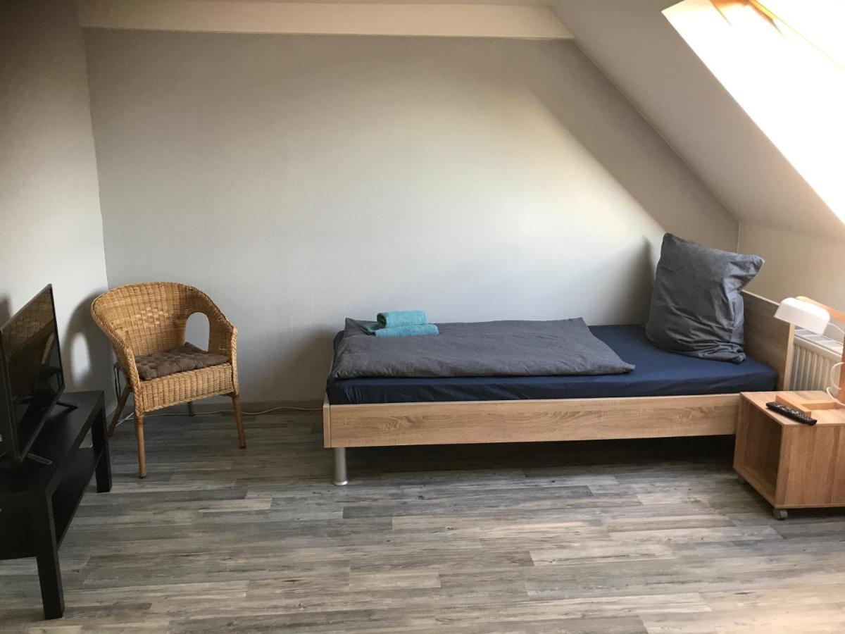 Monteur - Privat Zimmer Langerwehe Geich Esterno foto